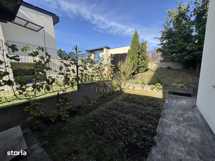 Casă cu 4 camere în Ciupercenii Noi