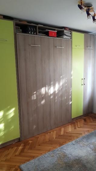 Apartament cu 4 camere decomandat, mobilat în Dacia
