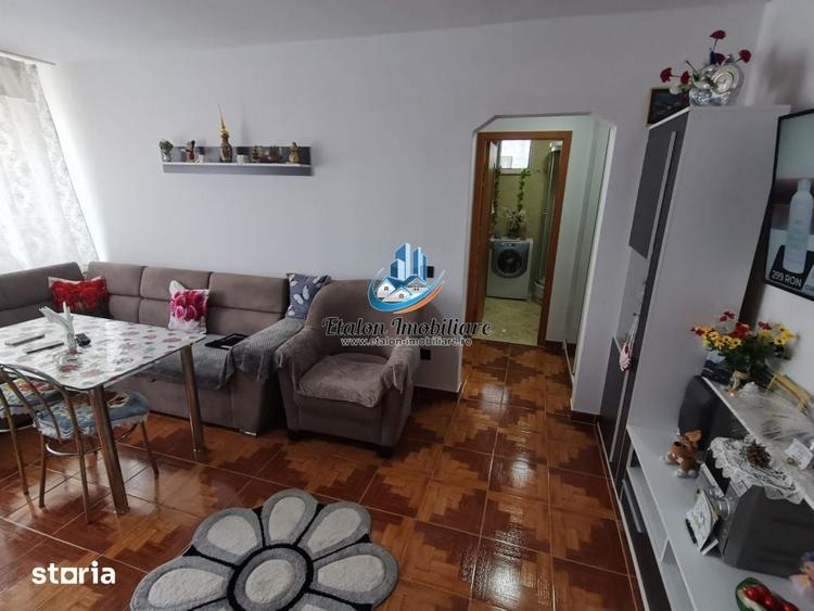 Apartament cu 3 camere decomandat în Dărmănești