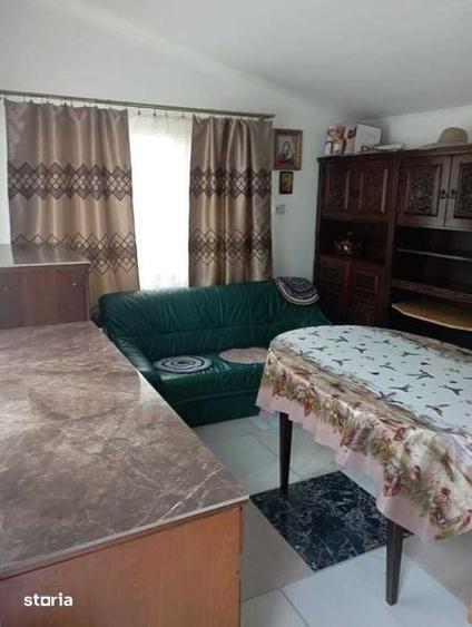 Casă cu 2 camere semidecomandat cu Teren 75 Mp în Central