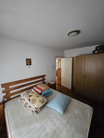 Apartament cu 2 camere semidecomandat în Exterior Vest