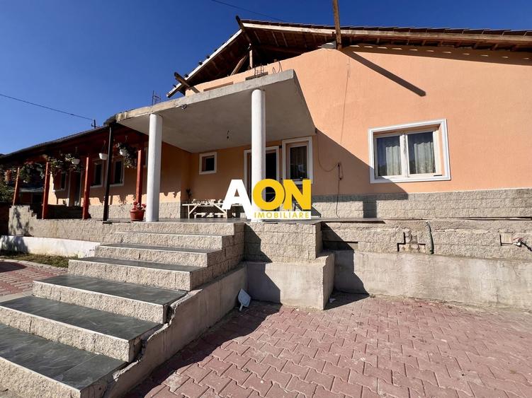Casă individuală cu 6 camere cu Canalizare în Valea Vințului
