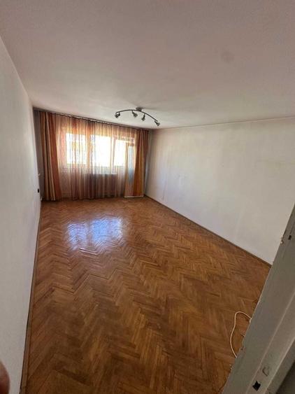 Apartament cu 2 camere decomandat în Confecții