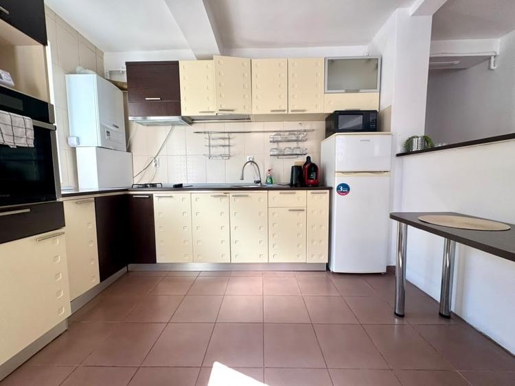 Apartament cu 3 camere semidecomandat, mobilat în Mănăștur