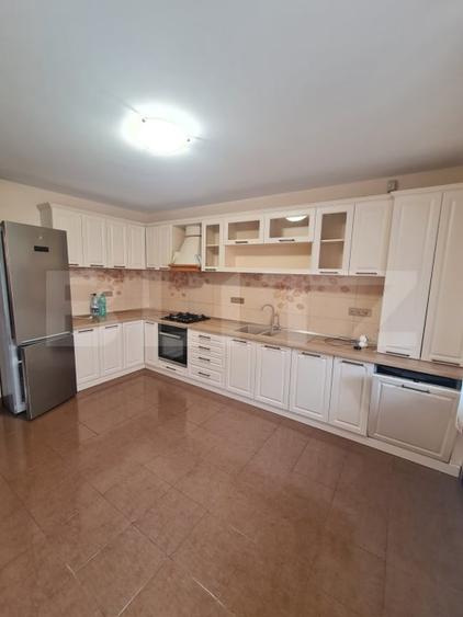 Duplex cu 4 camere cu Canalizare în Florești