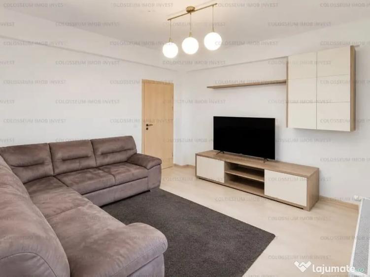 Apartament cu 3 camere decomandat în Tractorul