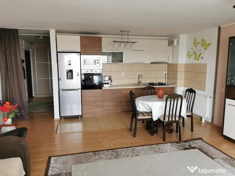 Apartament cu 2 camere decomandat în Craiovei