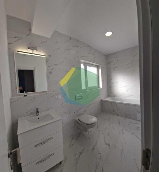 Casă individuală cu 4 camere cu Canalizare în Vest