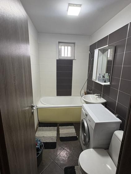 Apartament cu 2 camere decomandat în Independenței