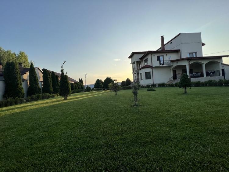 Casă cu 4 camere în Vânători