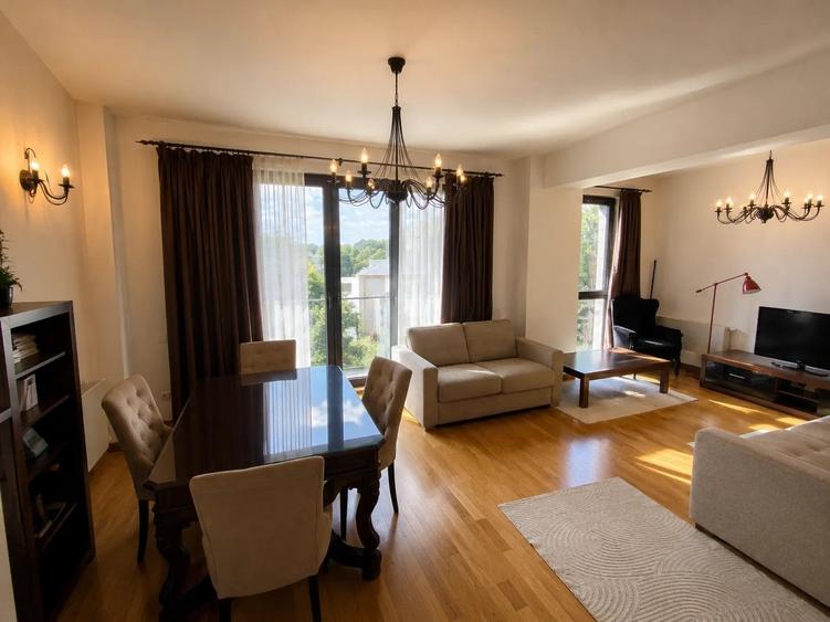 Apartament cu 3 camere decomandat în Kiseleff