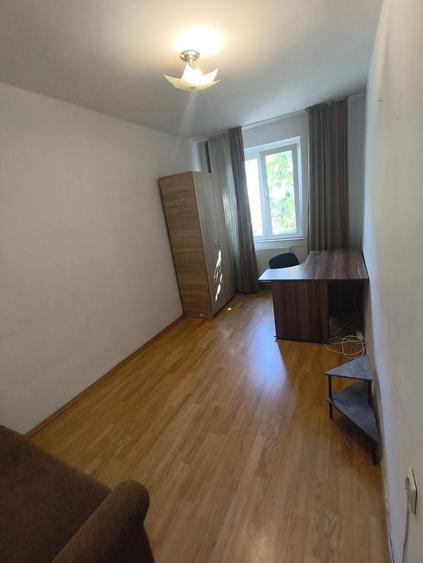 Apartament cu 3 camere decomandat în Complex Studențesc