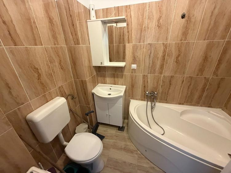 Apartament cu 3 camere decomandat, mobilat în Dobroești