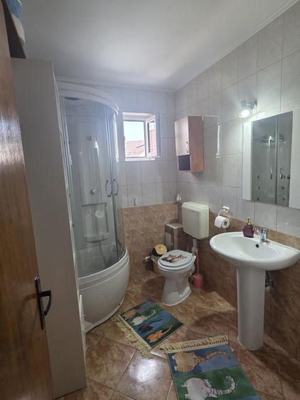 Casă cu 4 camere în Mihai Viteazu