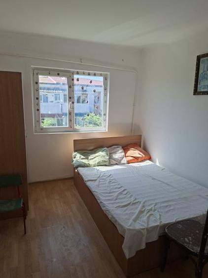 Apartament cu 4 camere decomandat în 1 Mai