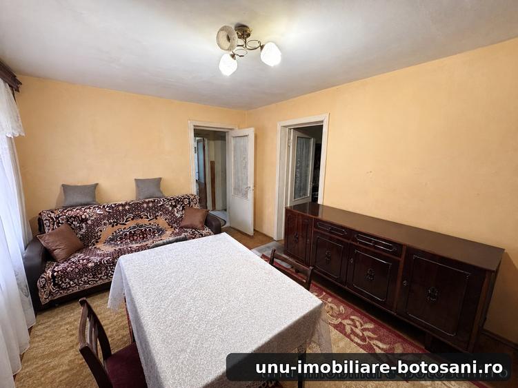 Apartament cu 3 camere semidecomandat în Central
