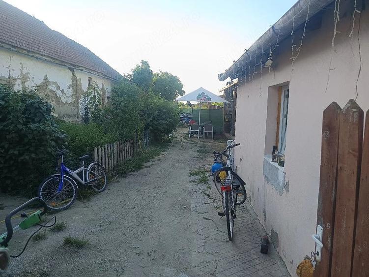 Casă cu 3 camere cu Teren 500 Mp în Cenad