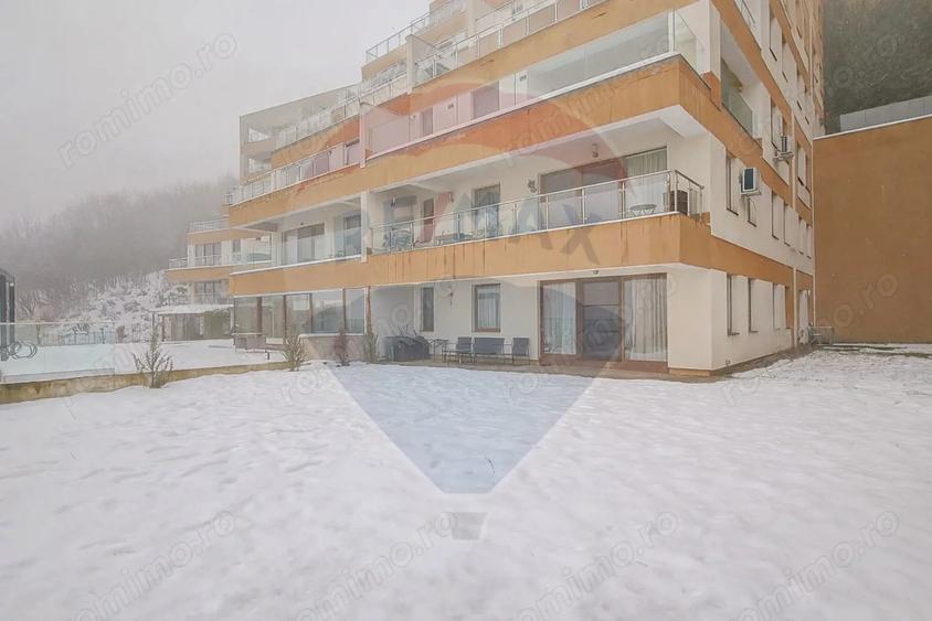 Apartament cu 4 camere semidecomandat, mobilat în Drumul Poienii