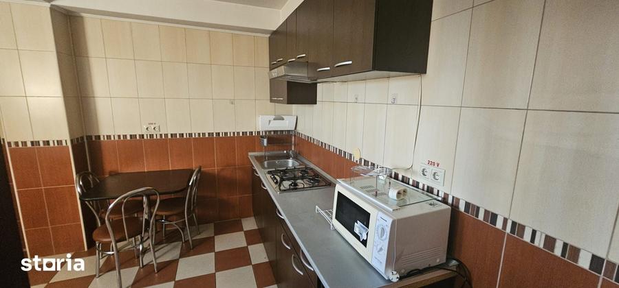 Spațiu comercial, de 920 mp, în Stadion