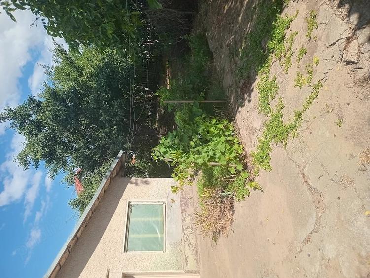 Casă cu Teren 883 Mp în Amara