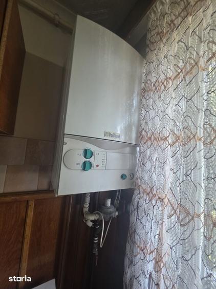 Se vinde apartament 2 camere zona Afi Mall decomandat, de renovat - 11