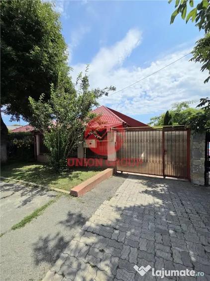 Casă cu 5 camere cu Teren 593 Mp în Central