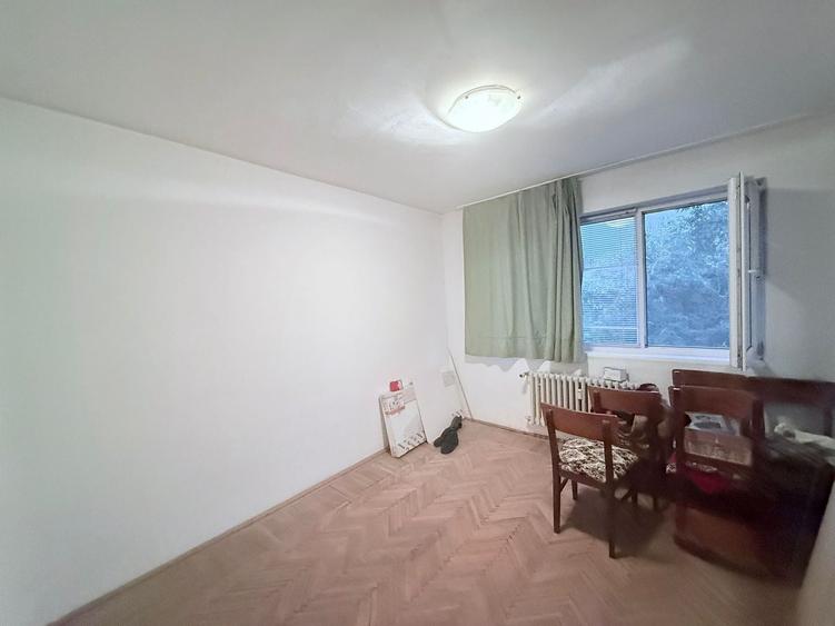 Apartament cu 2 camere semidecomandat în Crângași