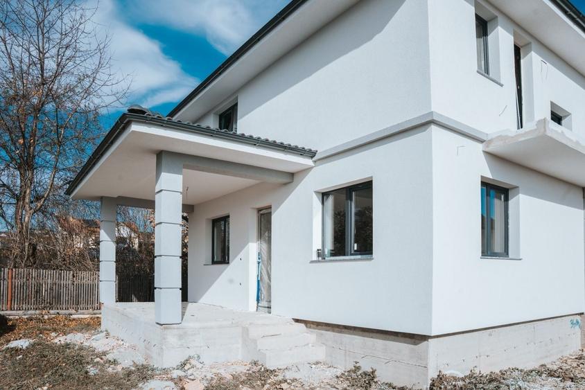 Casă cu 4 camere în Central