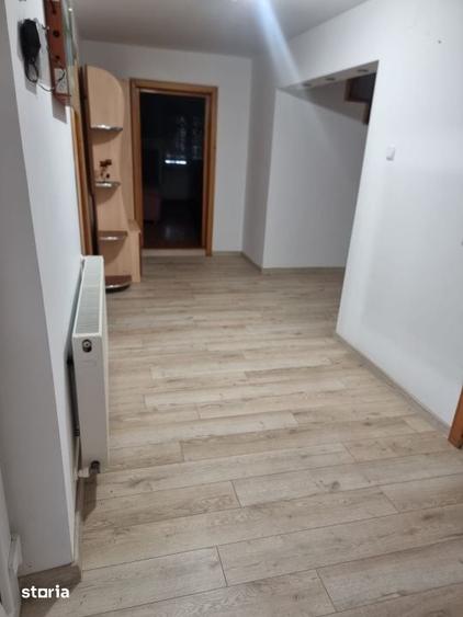 Casă cu 6 camere cu Teren 1724 Mp în Adâncata