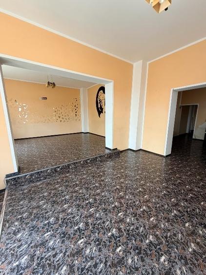 Casă individuală cu 5 camere cu Canalizare în Ultracentral