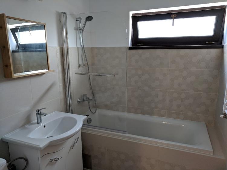 Duplex cu 4 camere cu Teren 150 Mp în Bucium