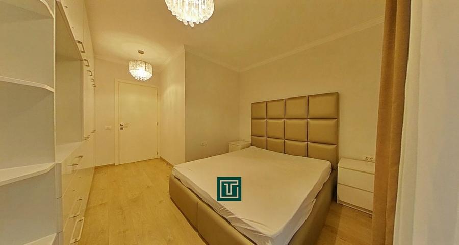 Apartament cu 3 camere semidecomandat, mobilat în Central