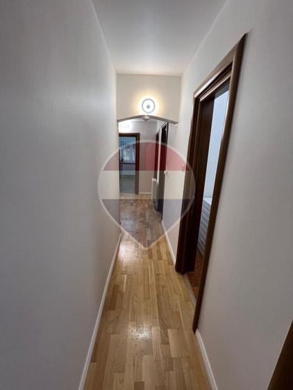 Apartament cu 2 camere decomandat, mobilat în Central