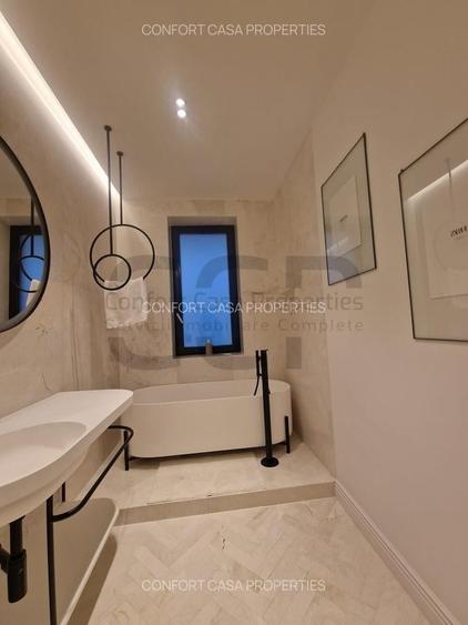 Apartament cu 4 camere decomandat în Central
