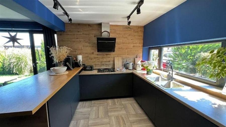 Duplex cu 4 camere cu Canalizare în Cristian
