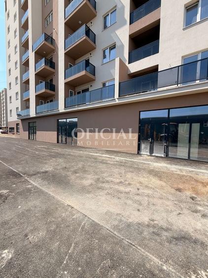 Spațiu comercial, de 556.59997558594 mp, în Florești