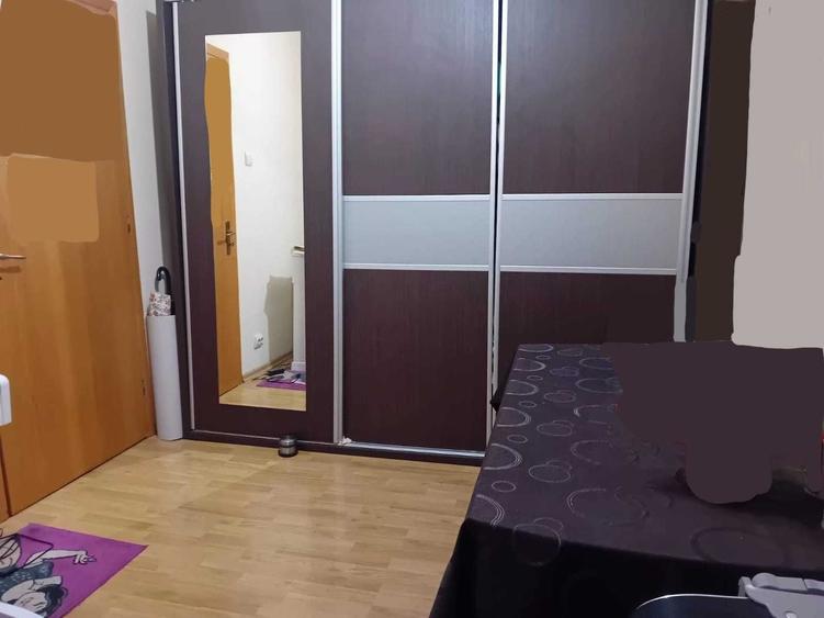 Apartament cu 4 camere decomandat în Micro 4