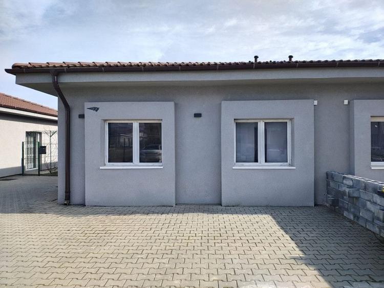 Casă individuală cu 3 camere cu Canalizare în Nord