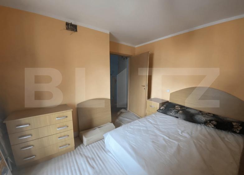 Apartament cu 3 camere semidecomandat în Cugir