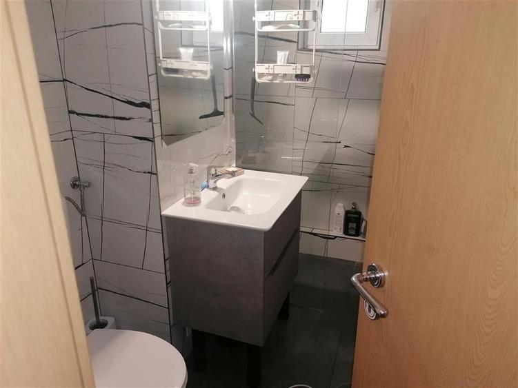 Apartament cu 4 camere decomandat în Soarelui