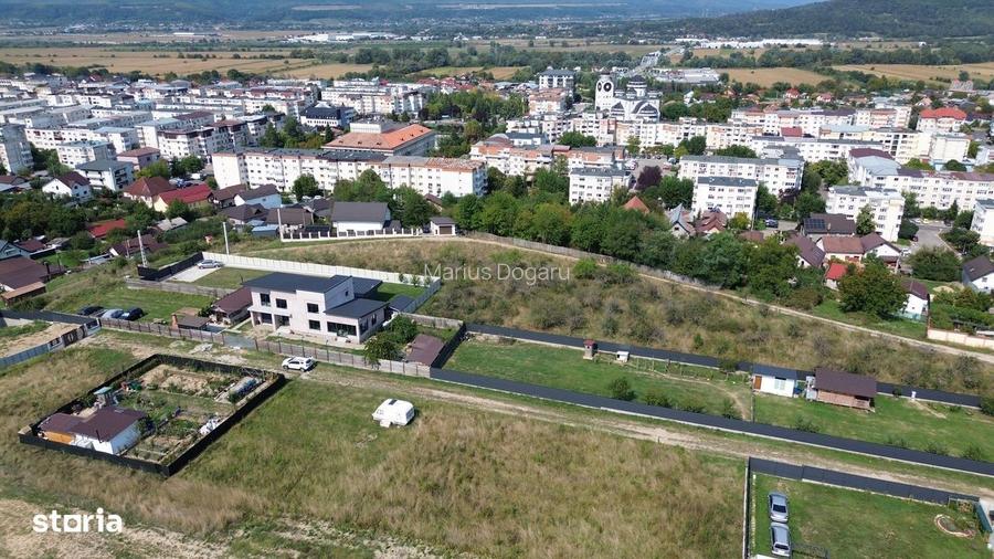 Vand Teren Intravilan Mioveni, 450 mp, langa blocuri