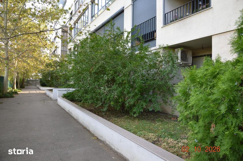 Spațiu comercial, de 50 mp, în Parcul Carol
