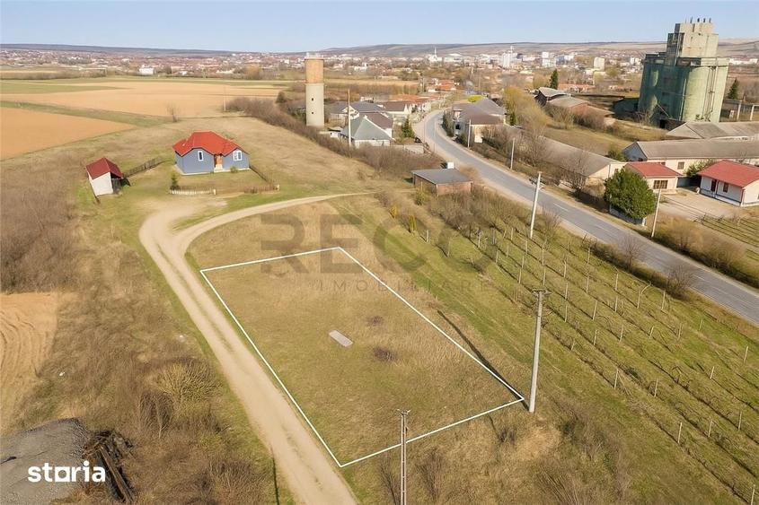 Teren de 897 mp, în Abram
