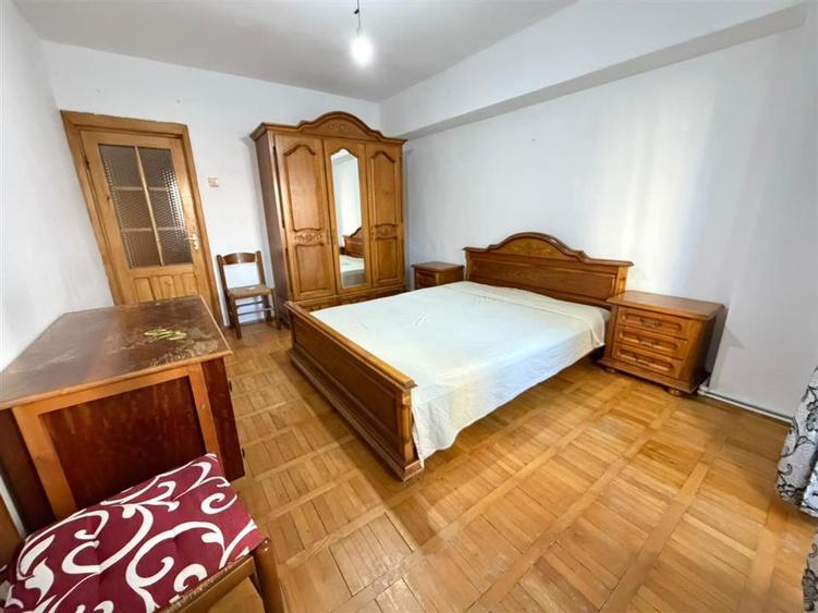 Apartament cu 3 camere decomandat în Păcurari