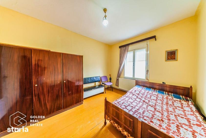 Casă cu 5 camere cu Teren 2880 Mp în Zimandu Nou