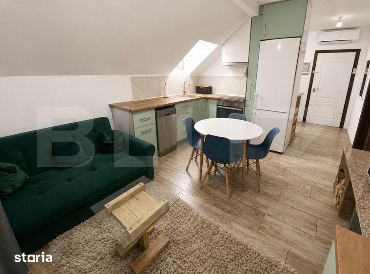 Apartament cu 3 camere în Plopi