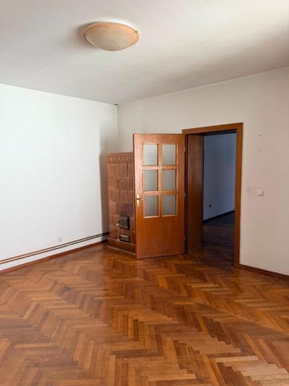 Vand Casa - Codlea, str.T.Vladimirescu, nr.9 jud. Brasov - 7 camere - 10