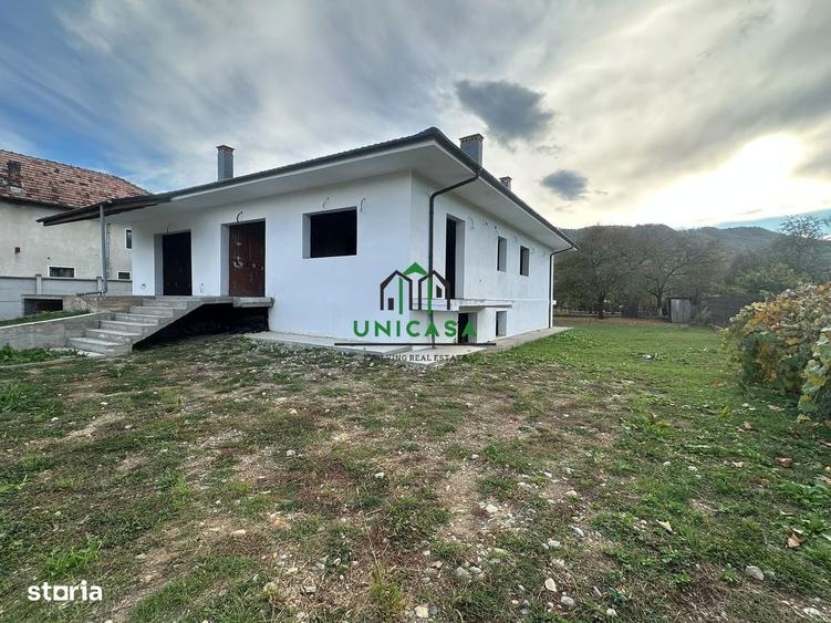 Casă cu 4 camere în Jiblea Veche