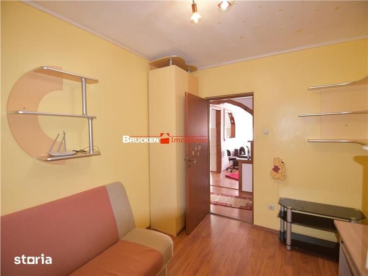 Apartament cu 3 camere decomandat în Sud