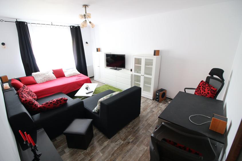 Apartament cu 3 camere decomandat în Siderurgiștilor